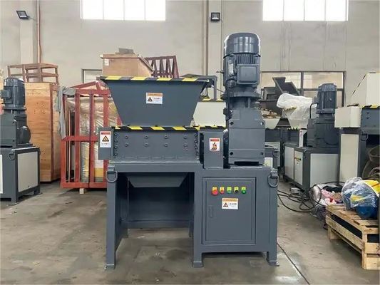Máquina de trituración de espuma de tejidos textiles pequeños de doble eje Granulador de neumáticos de desechos