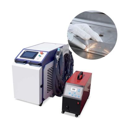 700*500*900 Máquinas de soldadura por láser industriales de tamaño de chiller para obtener resultados de soldadura precisos